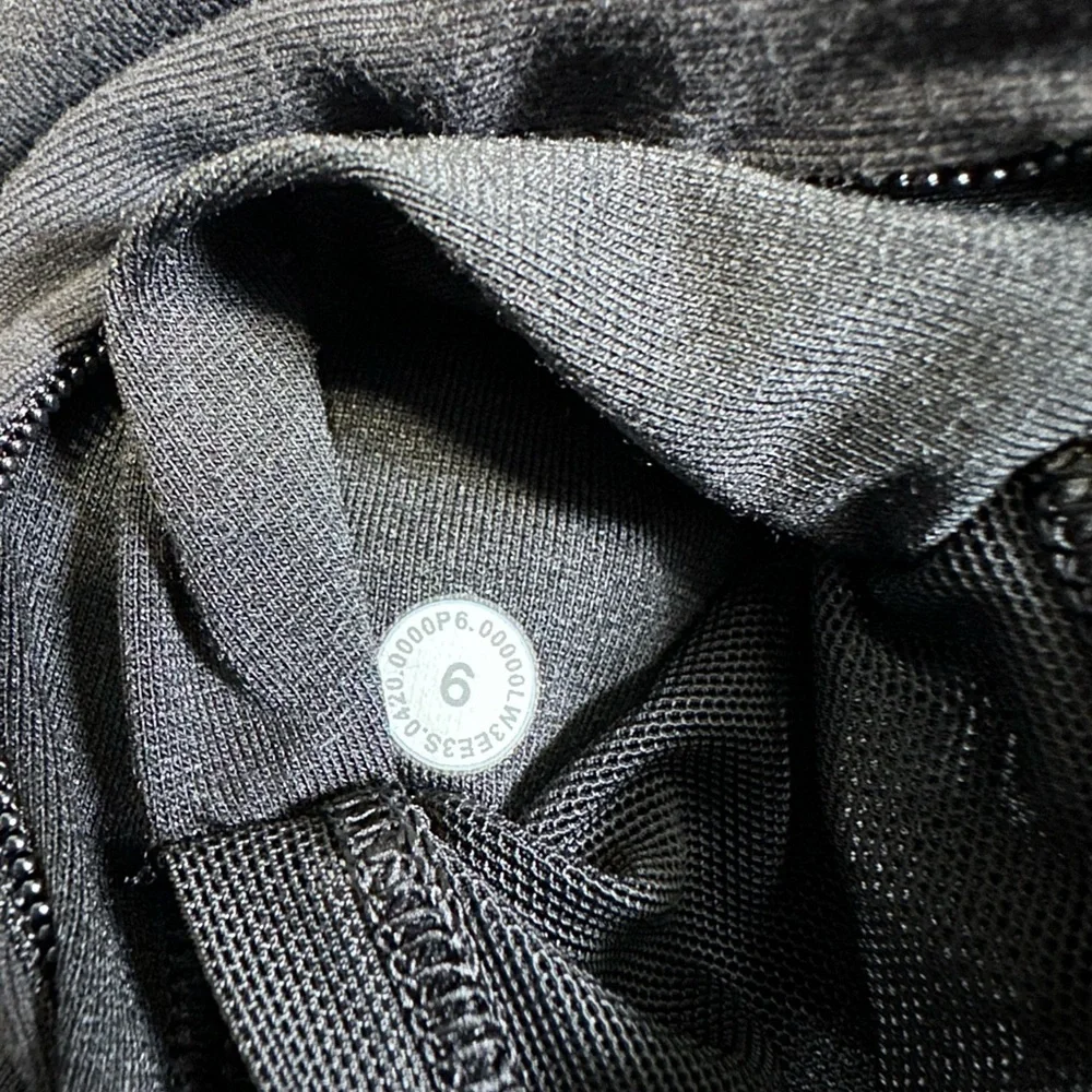✨Lululemon Run Briskly 1/2 Zip Black size 6 - Picture 11 of 11